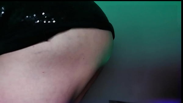 Nonton Vivi Guedez - In The Hair With A Hot Crown thumbnail