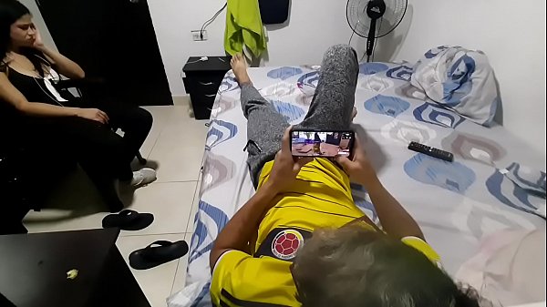 Ayude a mi amigo no quer&iacute;a pero me toco porque as&iacute; le hago cuando juega frii