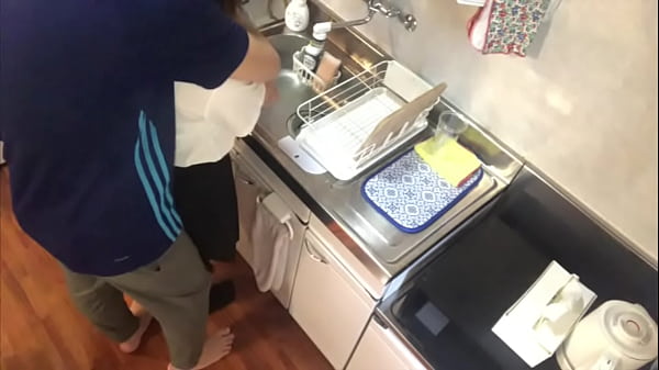 Play MP4 - 「お願い！まだあか&bigcirc;ゃんできるの早いからゴムして！」それでも生で挿れようとする彼氏