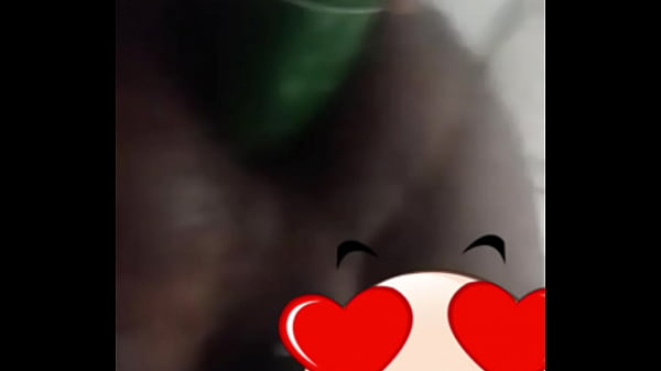 Alargando cu com pepino