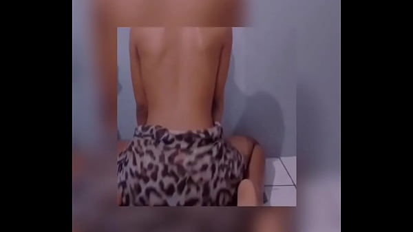 Nonton Twerking thumbnail
