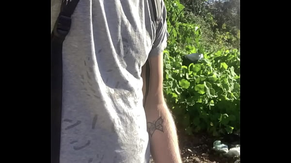 Play MP4 - faggot wanking outside in public