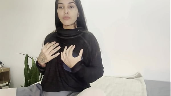 Nonton Free Sloppy Deepthroat With Tears, All The Way Inside thumbnail