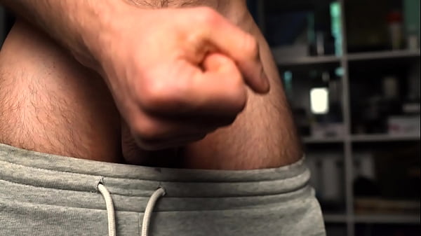 Play MP4 - guy jerking off a veiny dick close-up on camera&period; Male solo