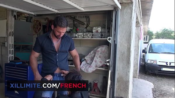 Play MP4 - Intense sex in a garage with a busty cougar