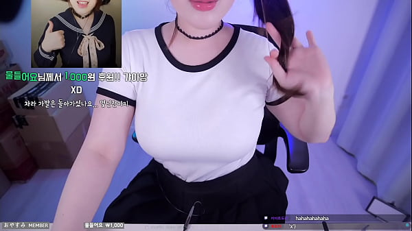 Ppomo's boobs