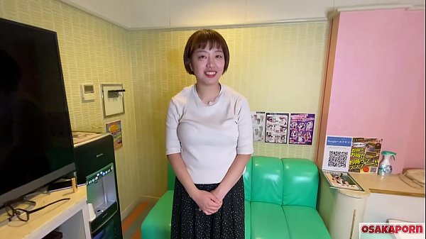 Play MP4 - コロナで困ったGカップ小顔ショートヘアの似合う爆乳ぽっちゃりさんが人生初巨乳でパイズリ＆オナニー処女解禁。オナニー編　OSAKAPORN