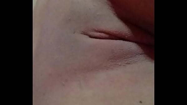 Mostrando a bucetinha 