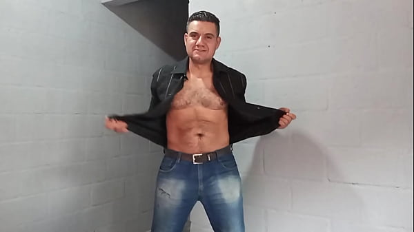 Play MP4 - YURI GA&Uacute;CHO - CONTRATANDO UM SEGURAN&Ccedil;A PARTICULAR - DOTAD&Atilde;O EXIBIU A CACETA E GOZOU PRO VOYEUR ASSISTIR