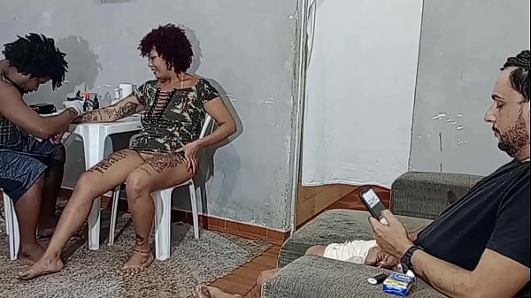 Play MP4 - N&atilde;o resisti ao tes&atilde;o e acabei tomando e leite quente pau enquanto era tatuada