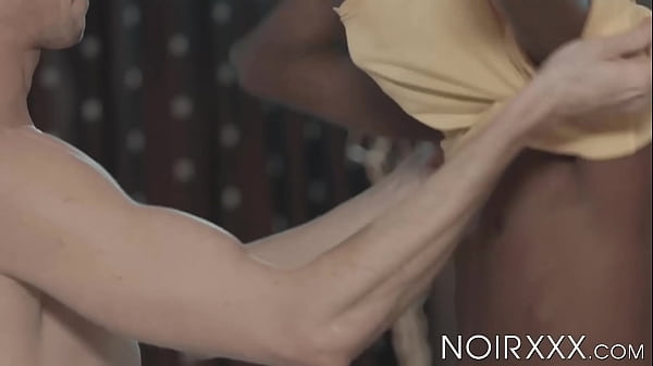 Muscular hunk deepthroats throbbing cock 