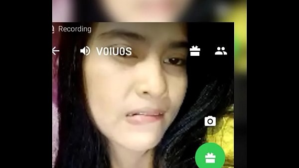 Camfrog15 two girlsmake fun in webcum