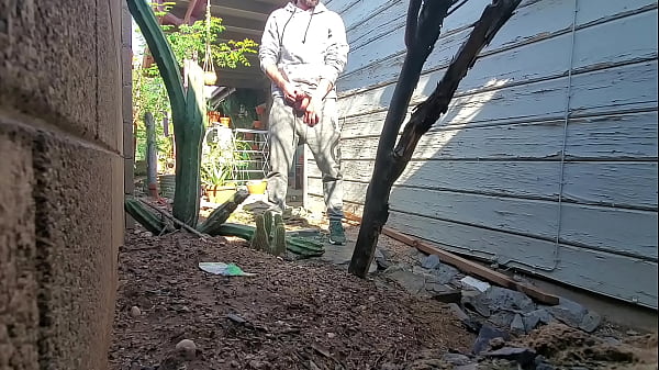 Hippie Pissing thumbnail