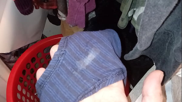 Play MP4 - Smelling sister in law's panties