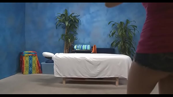 Nonton Girl Disrobes Before Guy thumbnail