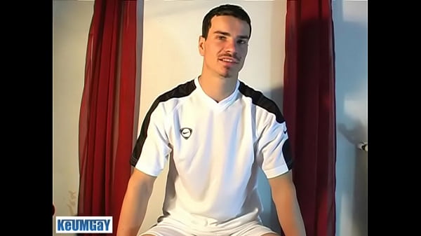 Str8 sport male came for a solo, he got handjob by a guy. 