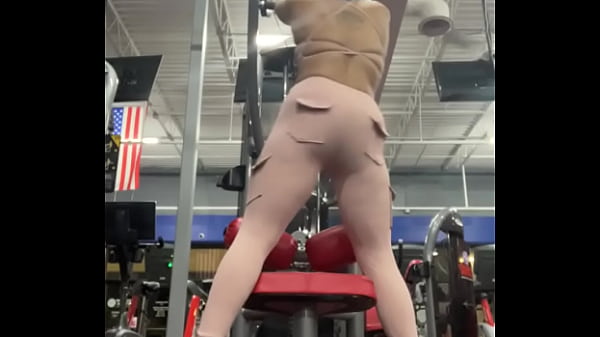 Nonton Sexy Back Muscled Muscle Mommy thumbnail