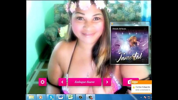 chica decam se_desnuda_bailando