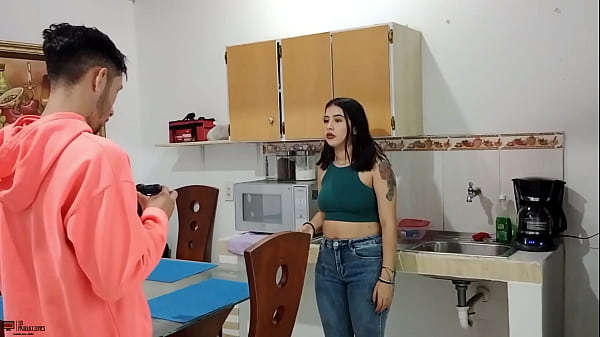 Me Follo A Mi Hermanastra Para Vengarse Del Cornudo De Su Pareja Porno En Espa&ntilde;ol thumbnail
