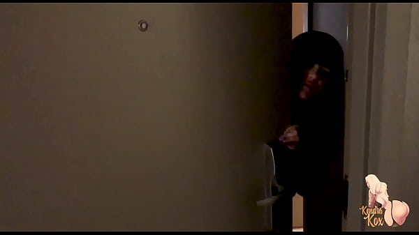 TWO PORNSTARS SUCK OFF A COCK TO SEE WHO'S BEST 