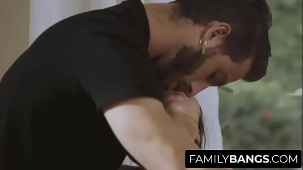 FamilyBangs com Millionarie Milf_Tries for First_Time theMassages of herStepsonMelissaStratton Lucas_Frost