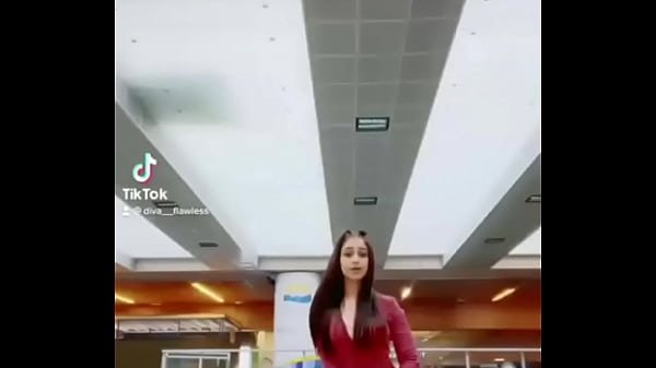 Nonton Hot Chick Shows Desi thumbnail