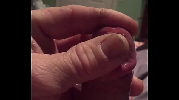 Play MP4 - Chubby guy with small dick pre-cumming before jacking off