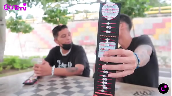 Sue&ntilde;a con tener un pe&ntilde;e entre sus piernas 