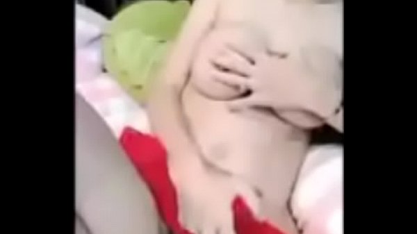 ไลฟ์สดกลุ่มลับสาวชุดแดงหน้าสวยช่วยตัวเองเห็นนม