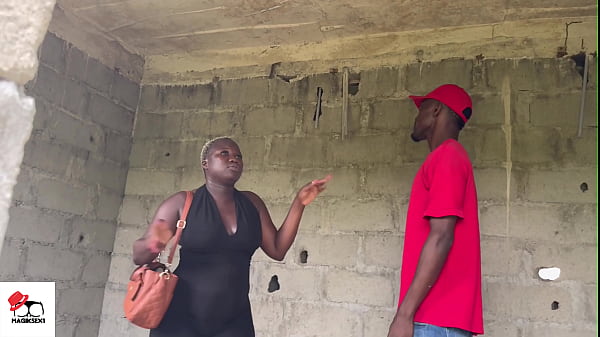 Married HouseAgent seduced customer_in an uncompleted building