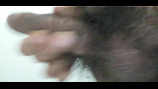 Me masturbo en ba&ntilde_o