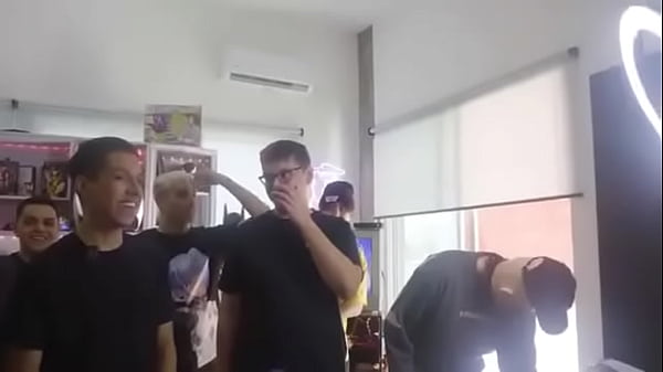 Nonton Yanpol Construyendo Una Pc thumbnail