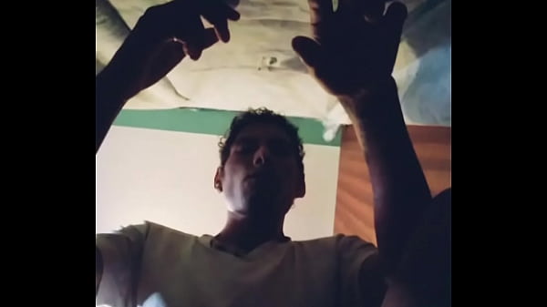 Glory Hole Improvisado Para Mamar Machos. thumbnail