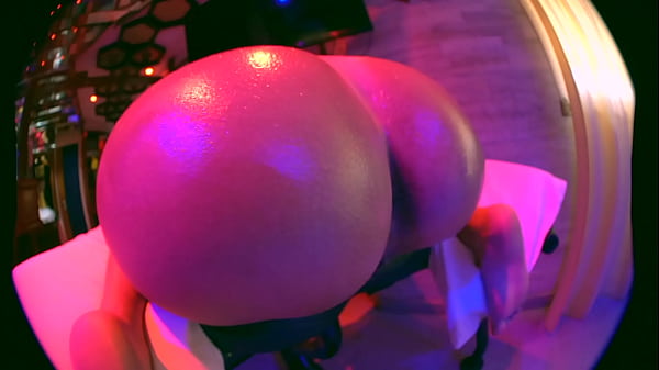 James can t resist the_charms of his stepdaughter Sophia s ass