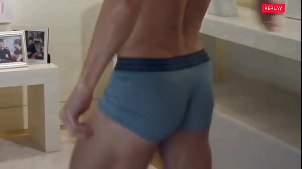 Cr7 S&oacute; De Cueca Batendo Bola thumbnail