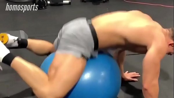 Str8 muscle studs sweating in gym wear 