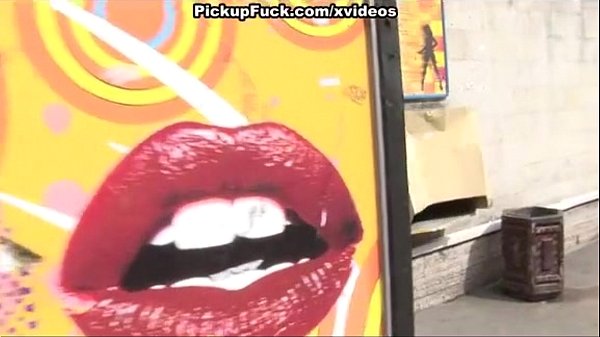 Play MP4 - girl sucks in the toilet of the club