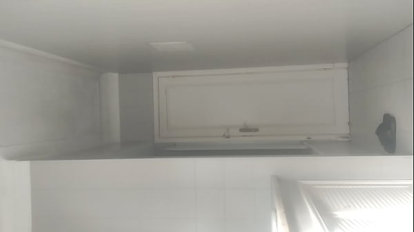 Play MP4 - man with a big dick is going to wax