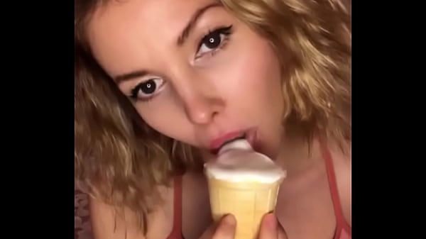 Nonton Лакомка извращенка thumbnail