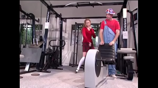 Play MP4 - Lola has the work fuck her in pop's gym