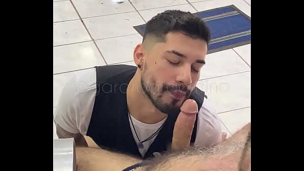 Play MP4 - BARBER SHOP NAKED