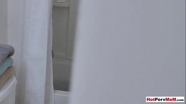 Inked MILF stepmom pleases her legendary_pussy inbath