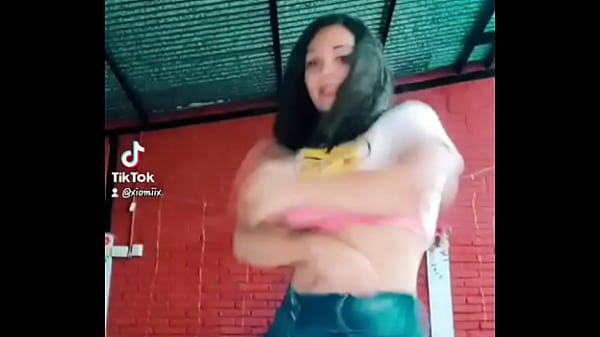 Se Le Nota La Bombacha thumbnail