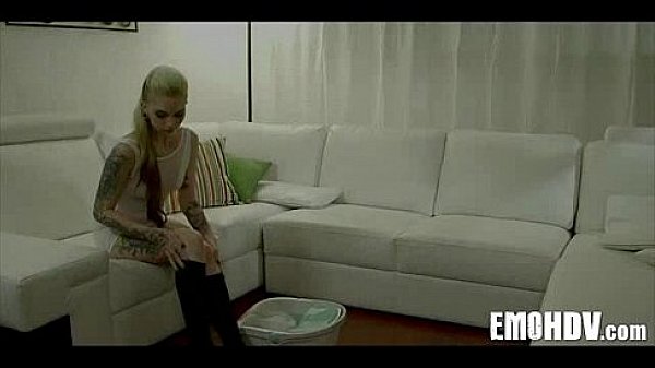 Nonton Hot Emo Pussy 252 thumbnail