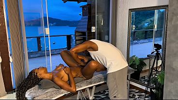 Eu S&oacute; Pedi Uma Massagem... Mas Quando &eacute; A Gente, Nunca &eacute; S&oacute; Isso. Meu Marido Preparou Cada Detalhe, O Clima, O Toque... E Aos Poucos A Conex&atilde;o Foi Falando Mais Alto. thumbnail