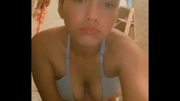 Esta puta baila rico