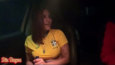 Play MP4 - Encontrou a puta GORDUCHA no meio da rua e fez ela tomar leitinho fresco at&eacute; a &uacute;ltima gota