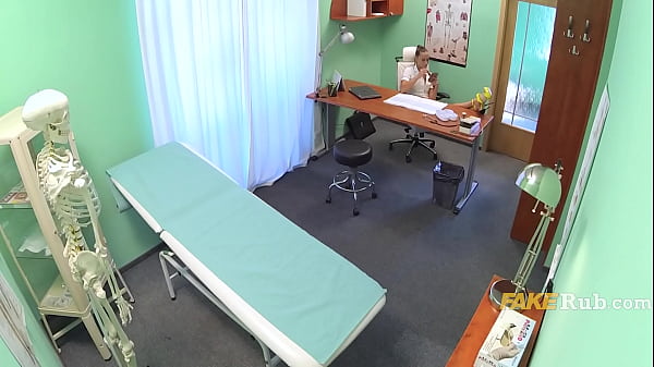 Nonton Secretary Fucks Doctor's Step Son During Lunch Break thumbnail