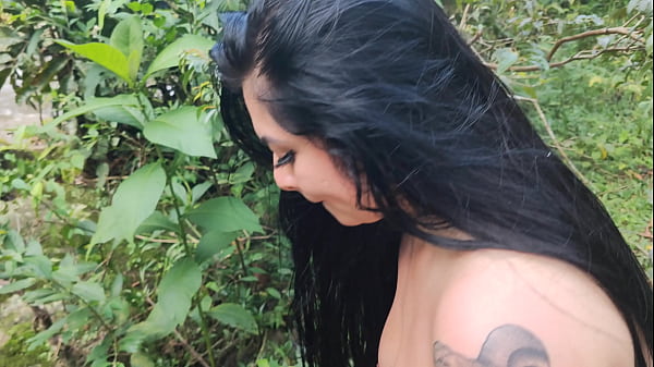 Play MP4 - Curvy Colombian meets a stranger at the river and convinces her to fuck him outdoors until he cums inside her&excl; Antonella Jones
