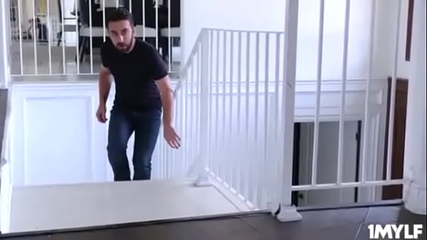 Horny Hospitality For A Seductive Guest1.mp4 